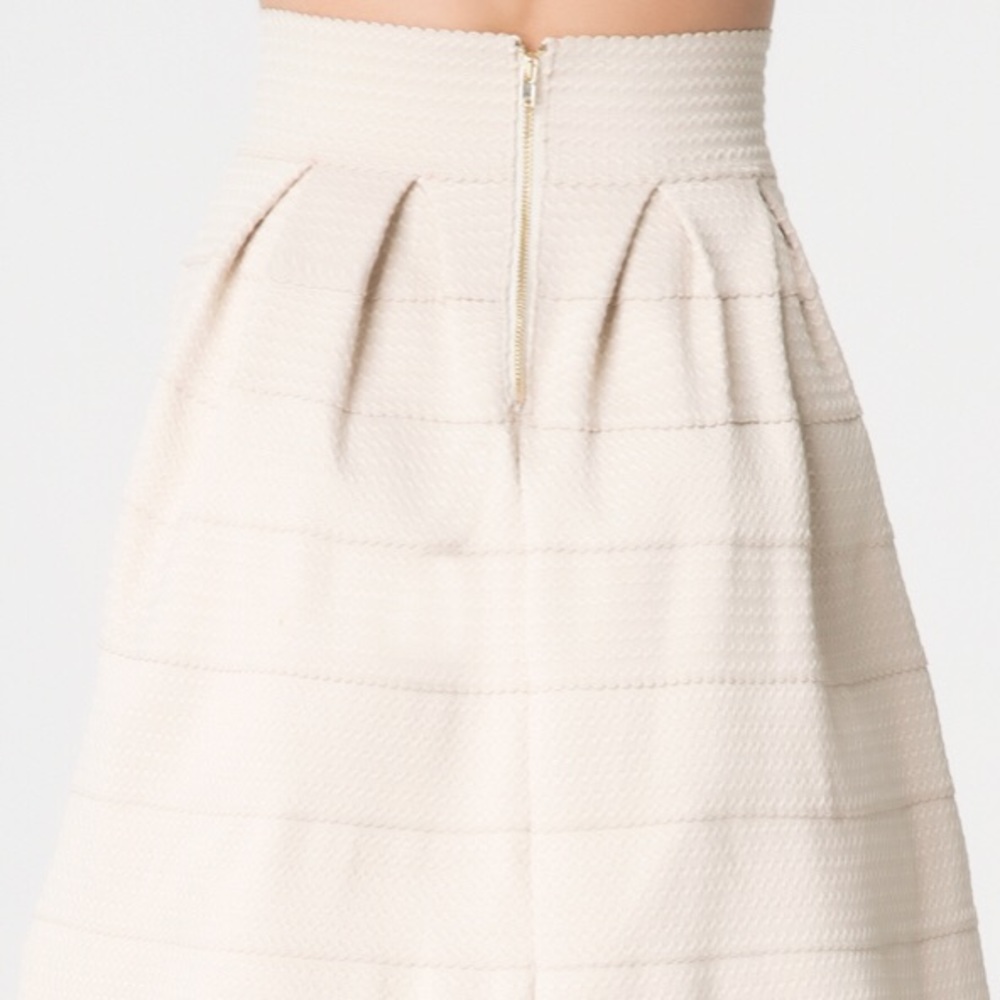 Bebe tan Roxanne textured skirt NWT